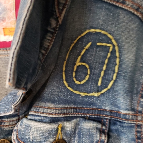 Unique Jean jacket - Picture 3 of 7